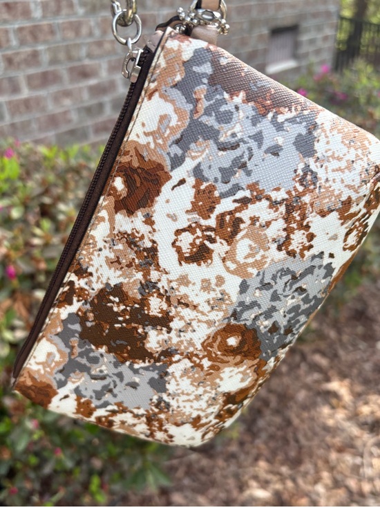 Coach Peyton Floral Wristlet GUC - Picture 6 of 12